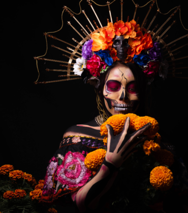 Día de muertos legado y aprendizaje en el sector petrolero.El Día de Muertos es una de las festividades más importantes en México, una época en la que honramos la memoria de quienes ya no están y